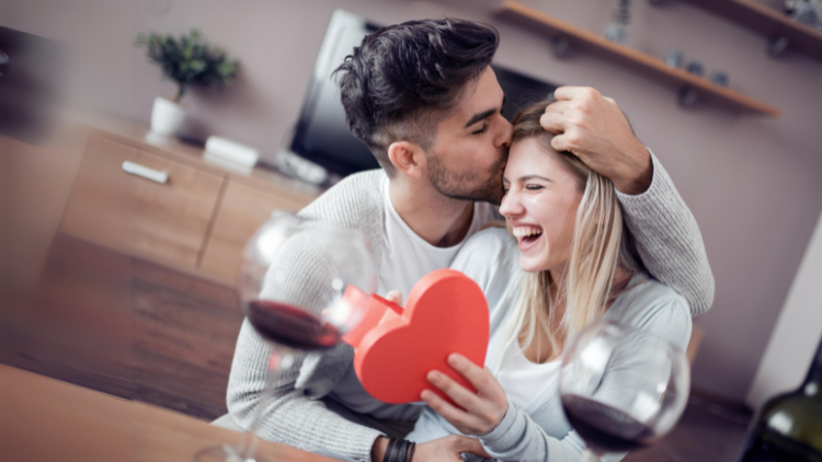 23 Ucapan Anniversary Pernikahan Untuk Istri yang Romantis dan Bikin&nbsp;Baper