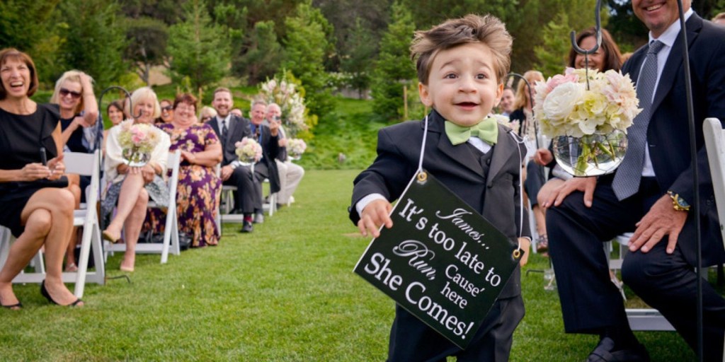 7 Etika Kondangan yang Wajib Kamu Terapkan Agar Nggak Malu-maluin. Siapa Tahu Belum Pernah&nbsp;Dengar